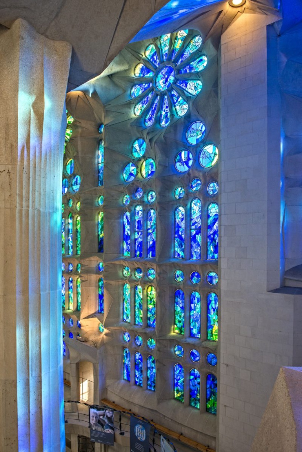 La Sagrada Fam lia The Visit Bernard Smith La Sagrada Fam lia The Visit Bernard Smith