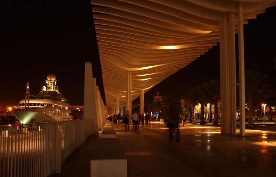 Muelle 2 At Night