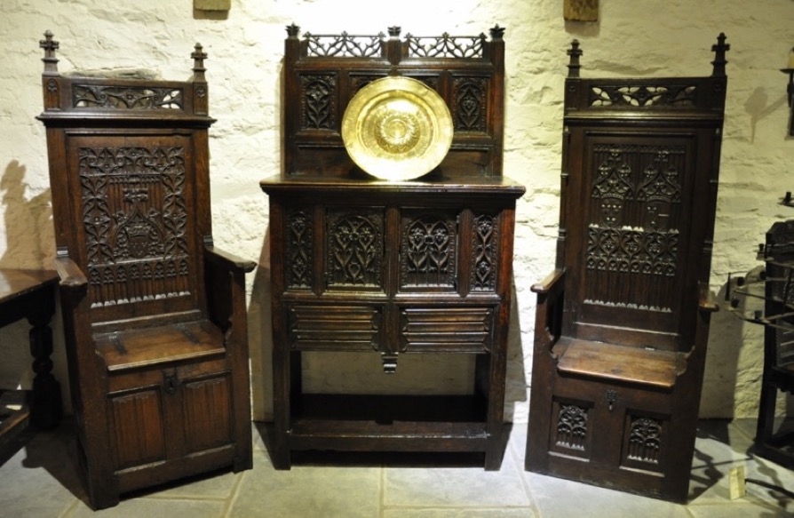 15th_c_dressoir