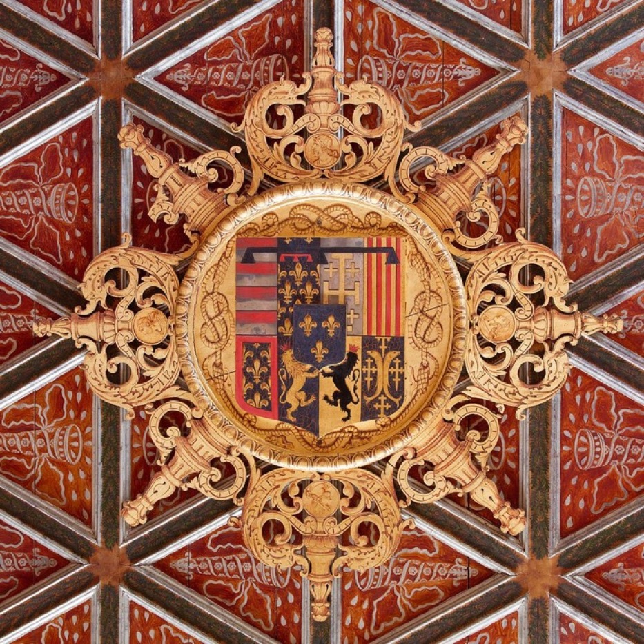 armoiries-de-louise-de-lorraine-vaude0301mont-au-plafond-de-la-chambre-des-cinq-reines