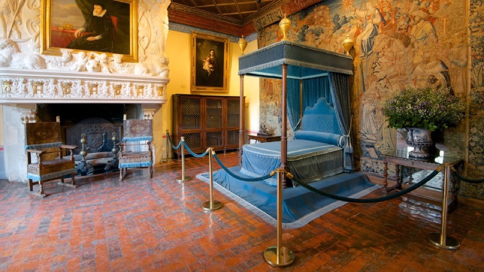 diana_de_poitiers_bed_ a _baldaquin-2