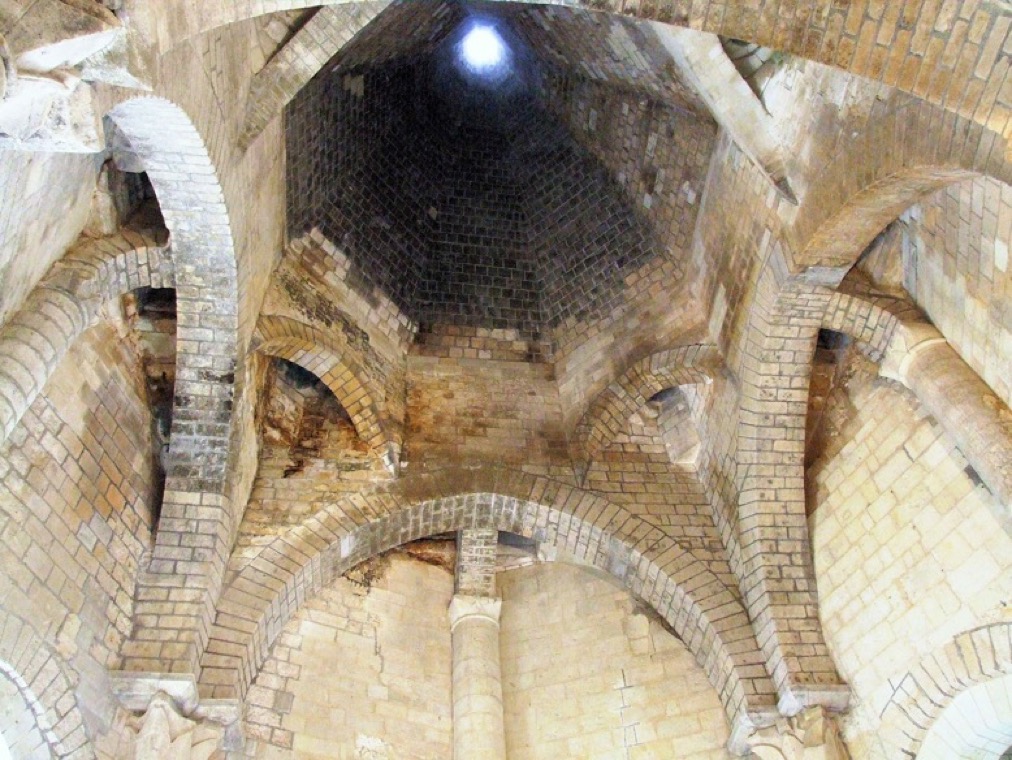 abbaye_royale_de_fontevraud_cuisine_romane