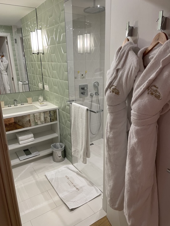 Chais Monnet Bathroom